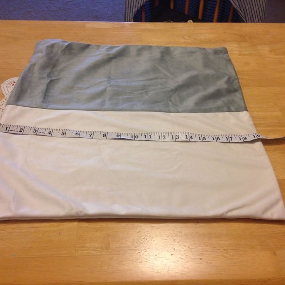 Accent Pillow Covers in muted green and cream, nwot - Picture 3 of 4